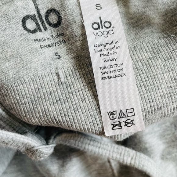 Alo yoga SMALL seamless Delight bralette in grey - Picture 5 of 5